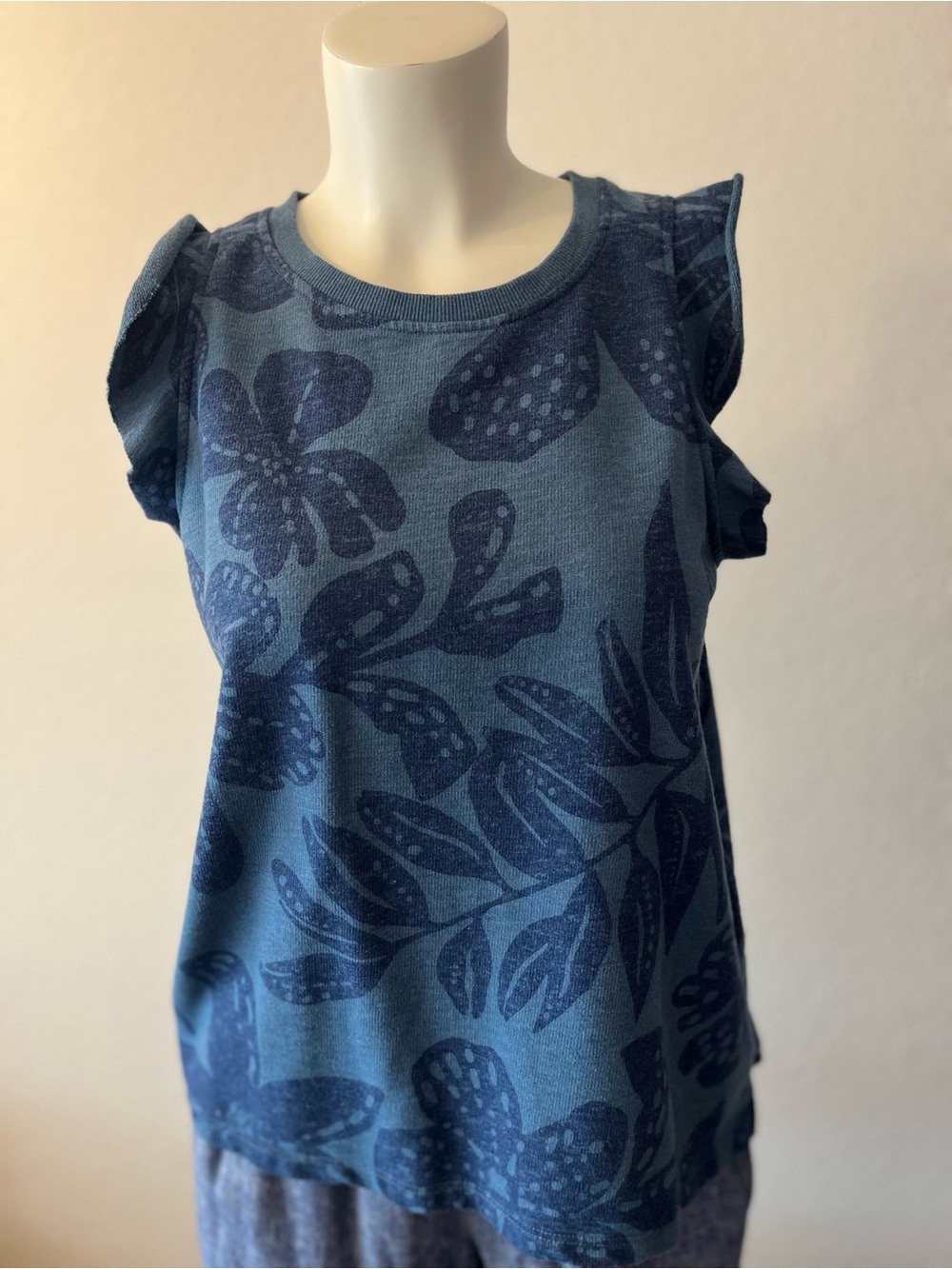 Women’s Sonoma Blue Floral Print Flutter Sleeve Top.